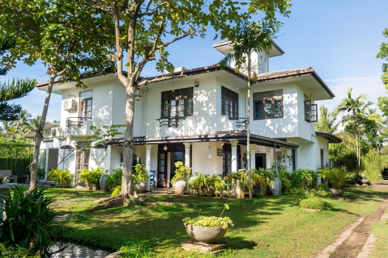 วิลลา ซารัคคุวา Hotel Pamunugama ภายนอก รูปภาพ